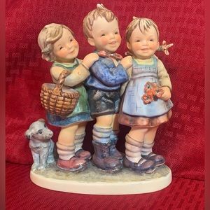 Hummel figurine Follow the Leader #369